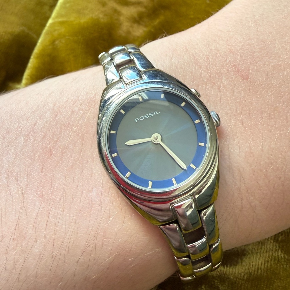 Fossil Big Tic ES-9570 Animated Purple Blue Face Silver Tone Watch